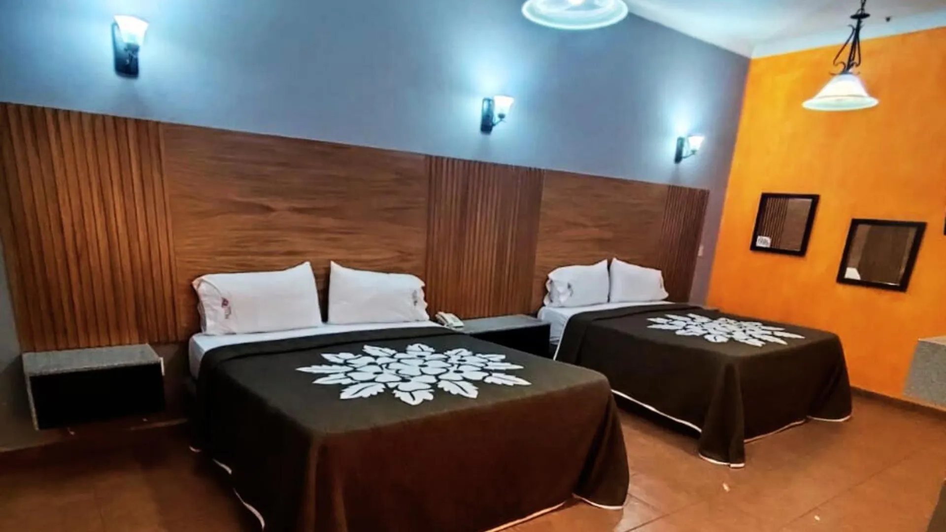 Hotel Aquiles Guadalajara 3*,