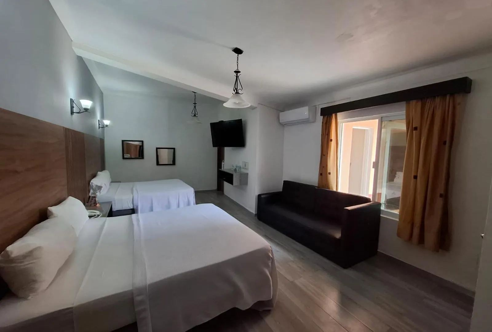 Hotel Aquiles Guadalajara