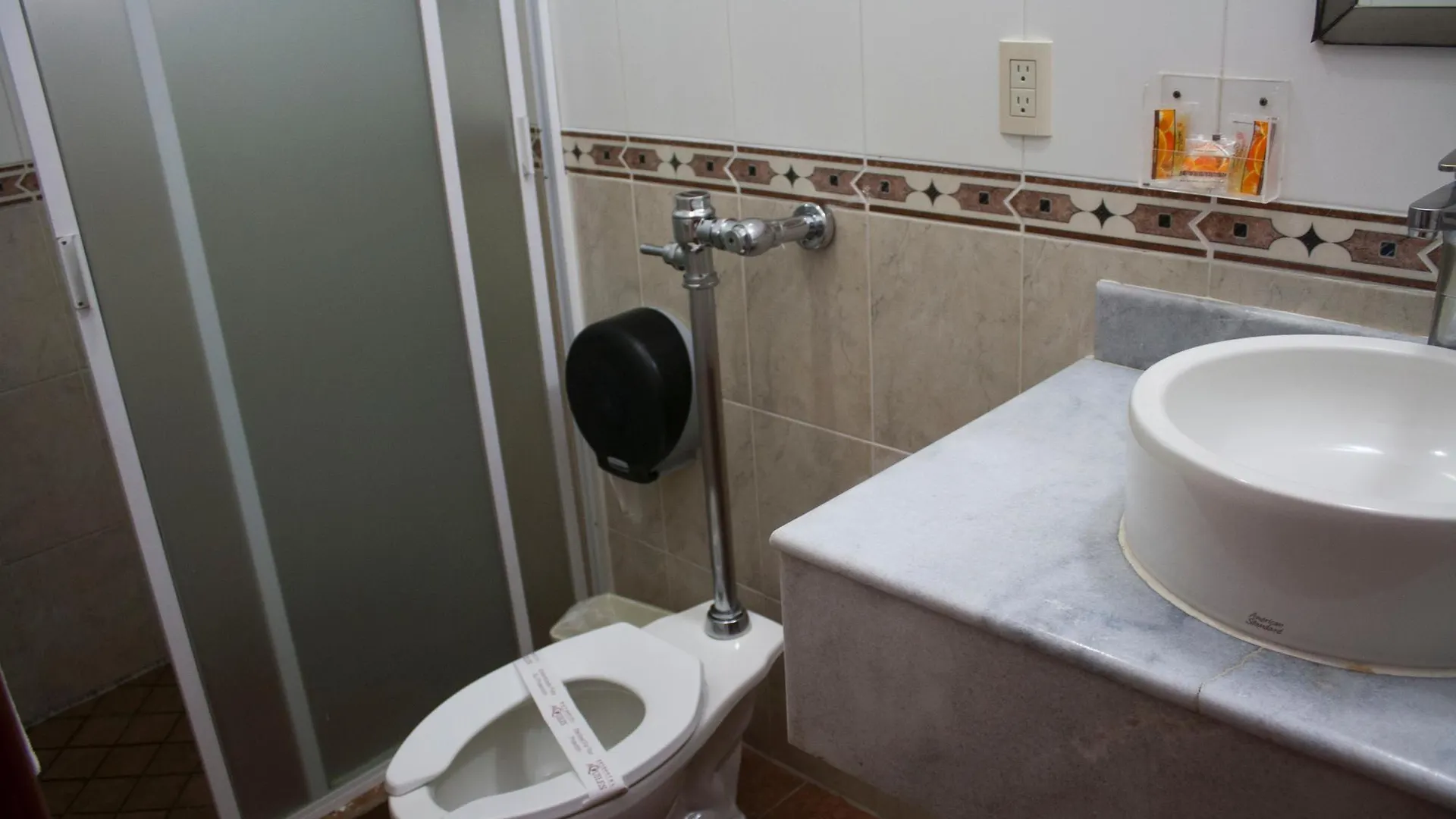 *** Motel Hotel Aquiles Guadalajara Mexico