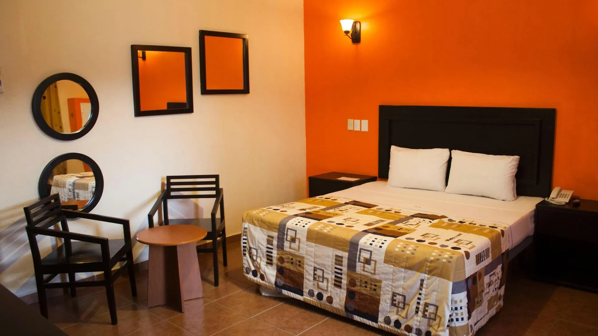 Hotel Aquiles Guadalajara Motel